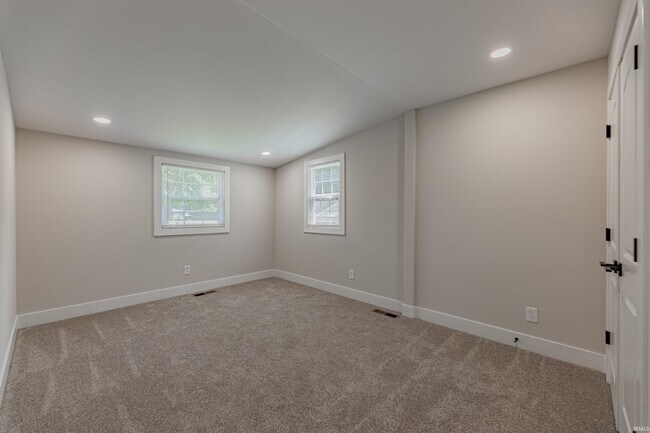 Building Photo - 2200 Vogel Rd