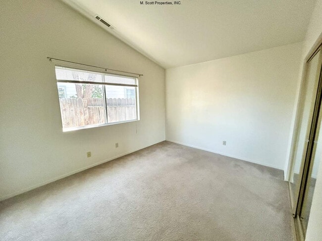 Building Photo - 1779 Birch Ct