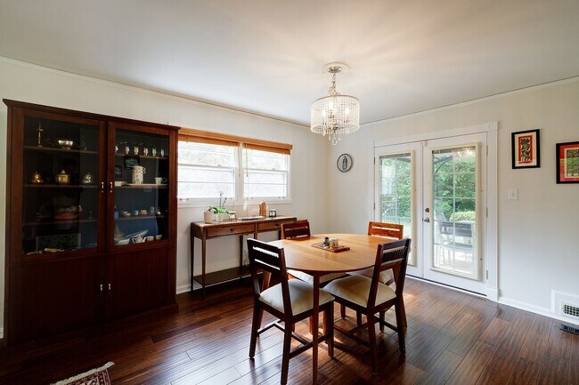 Building Photo - Furnished, Detached Home in Bethesda Alta ...