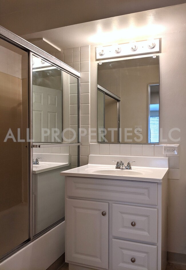 Building Photo - 1200 Emerson St