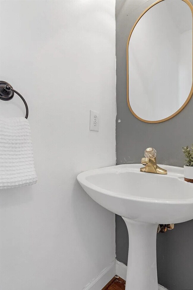 Building Photo - 1565 Bent River Cir