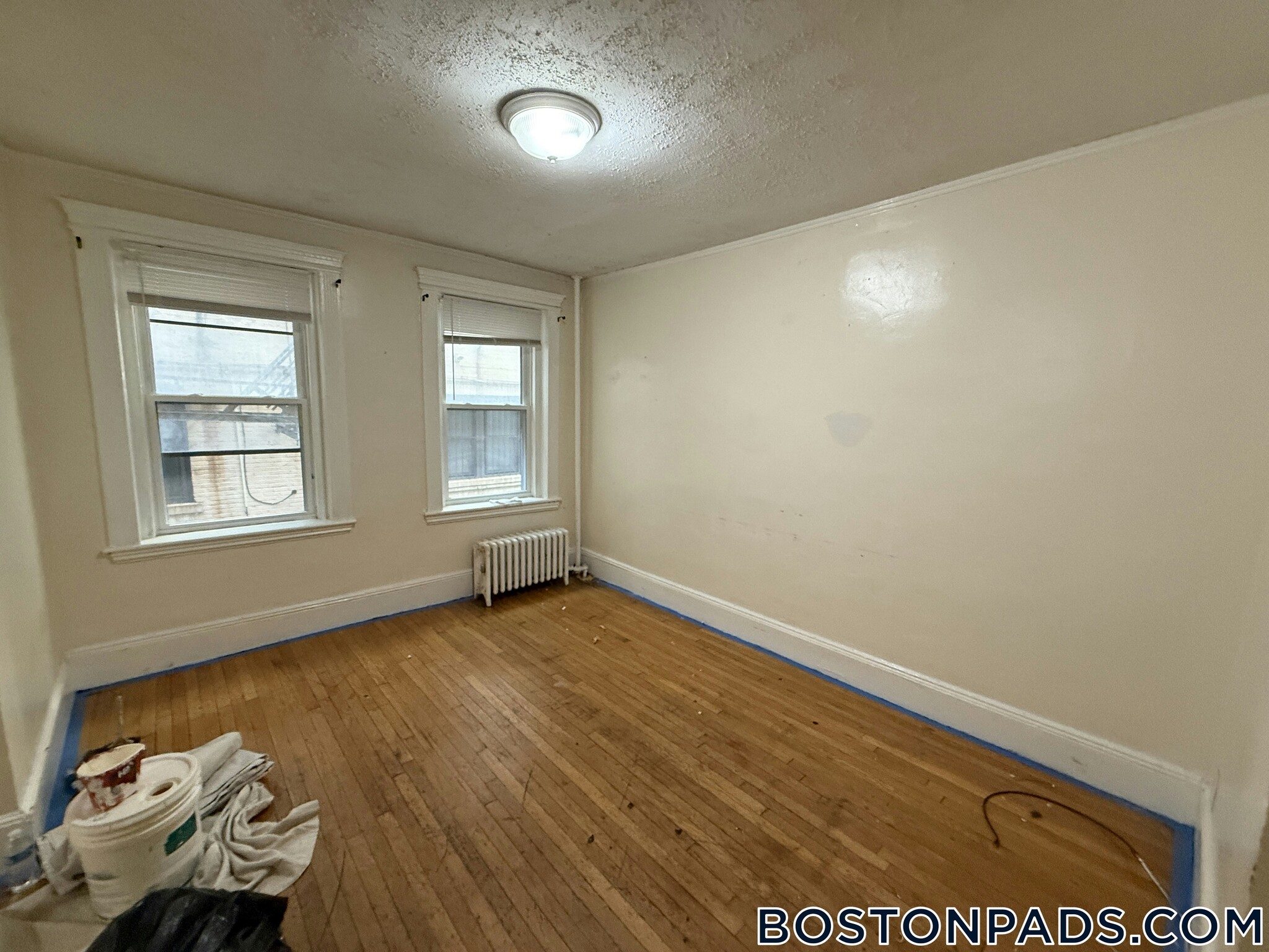 Building Photo - 447 Park Dr