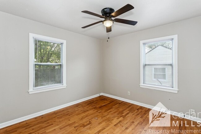 Building Photo - 4 Bedroom w/ a Basement!