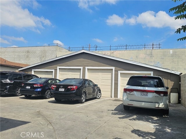 Building Photo - 183 E 35th St