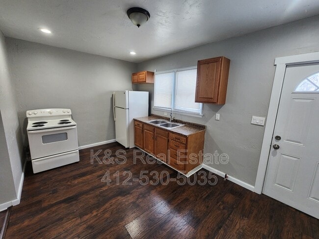 Building Photo - 717 Ellsworth Ave