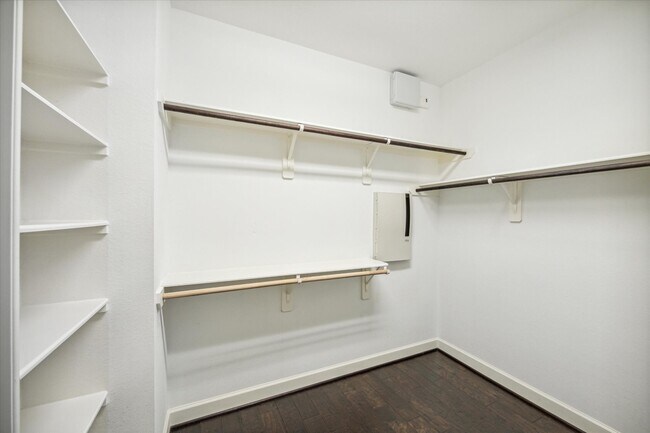 Building Photo - 5118 Larkin St
