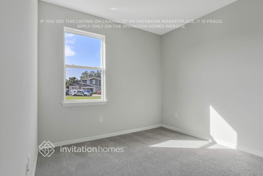 Building Photo - 1492 Grassland Ave