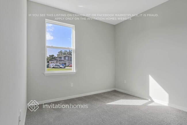 Building Photo - 1492 Grassland Ave