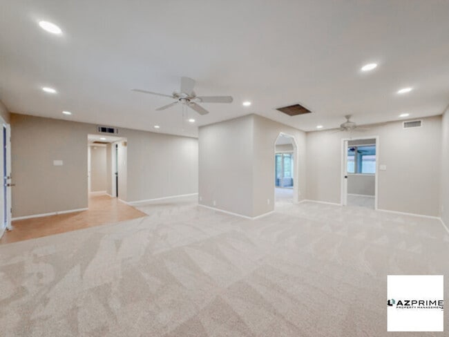 Building Photo - Spacious 4/2 Tempe Home!