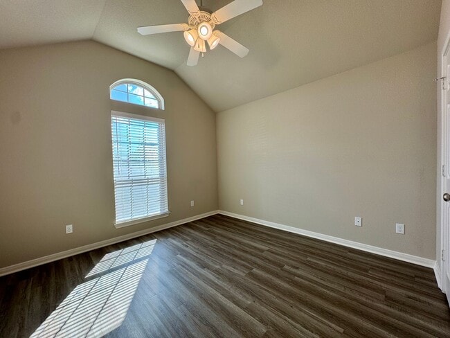 Building Photo - Duplex on Hilltop Drive | Midway ISD