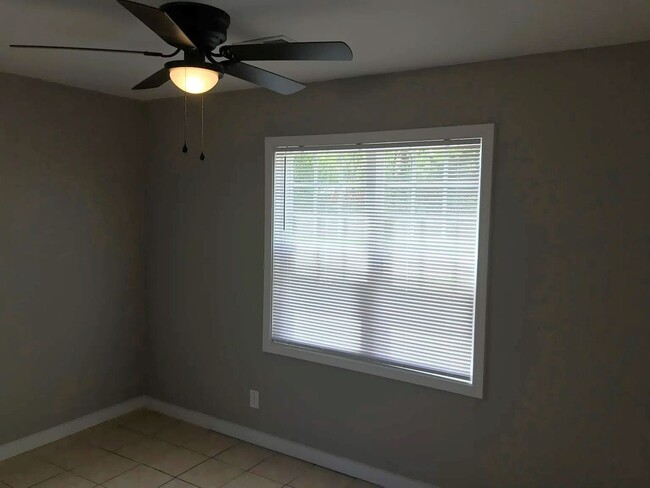 Building Photo - Recently updated 2BR home near Shunga Park!