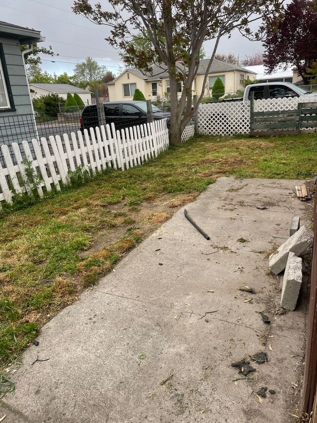 Building Photo - 847/849 3rd St.