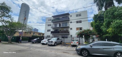 Building Photo - 444 SW 4th St