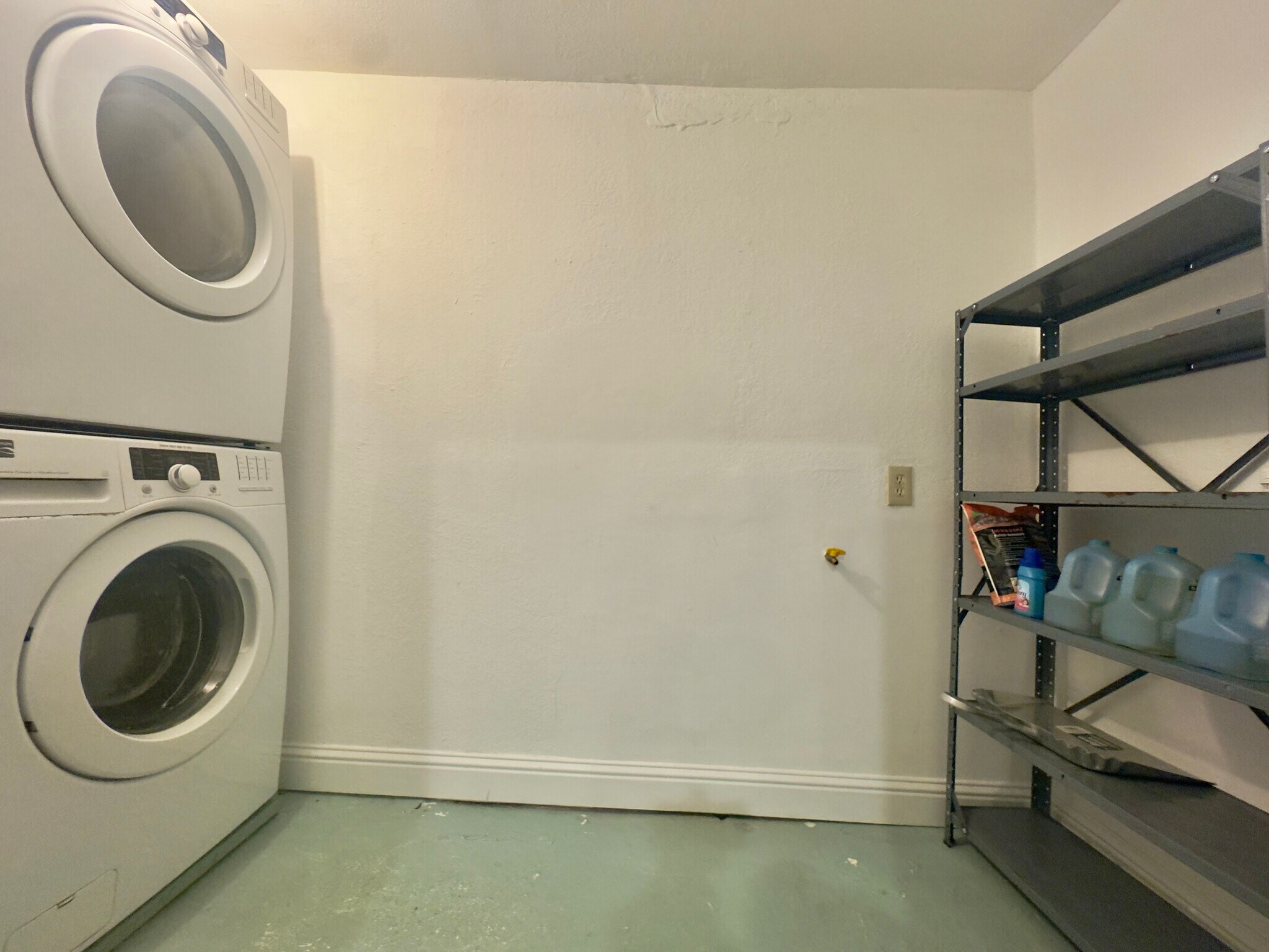 Building Photo - 8109 Ney Ave