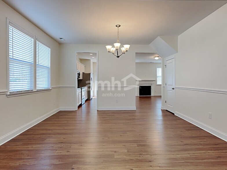 Building Photo - 1615 Heather Trace Ln