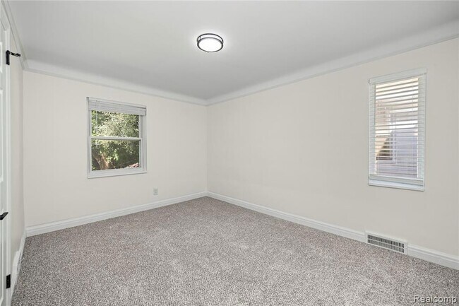 Building Photo - 16549 Washburn St