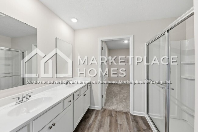 Building Photo - 6300 Trailview Dr