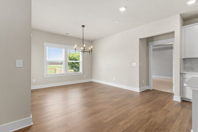 Building Photo - 1714 Firelight Wy