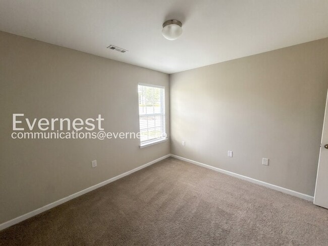 Building Photo - Limited Time Special Offer / 3 Bed, 2.5 Bath Home with Garage / Pet-Friendly / Vouchers Accepted ...