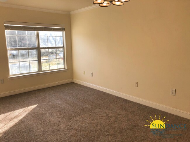 Building Photo - Great 2 Bedroom Townhouse in Crestview