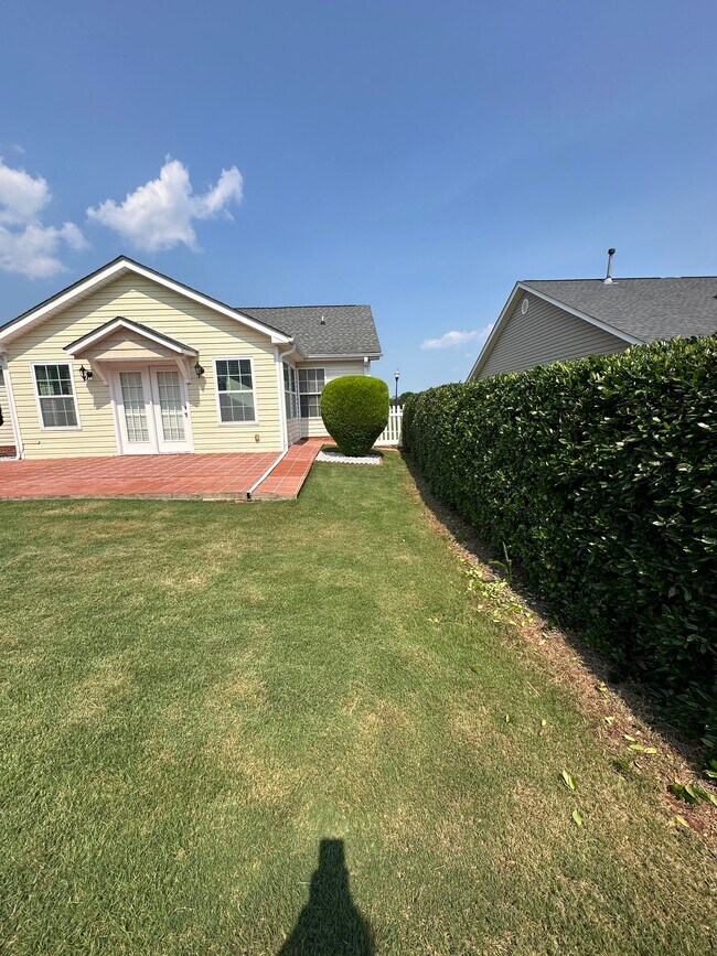 Building Photo - 105 Calcite Dr