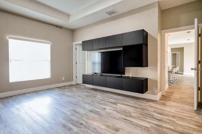 Building Photo - 3072 Lopinto St