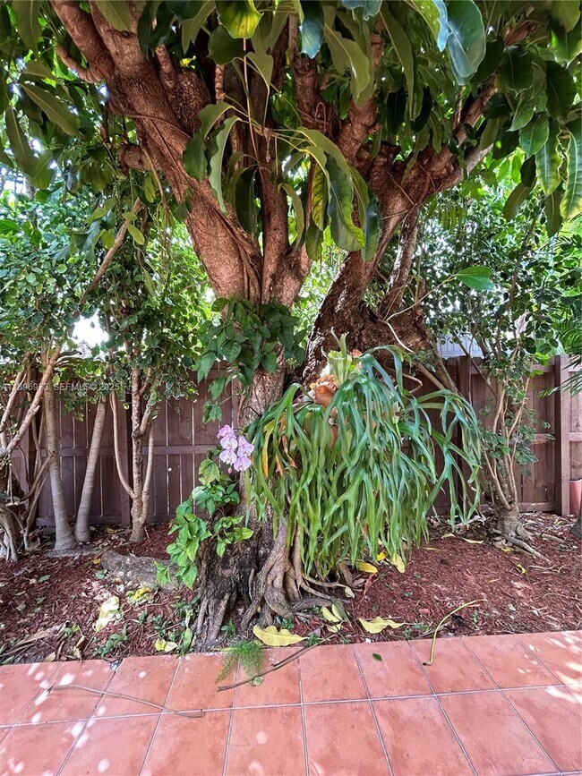 Building Photo - 8910 SW 4th Ln