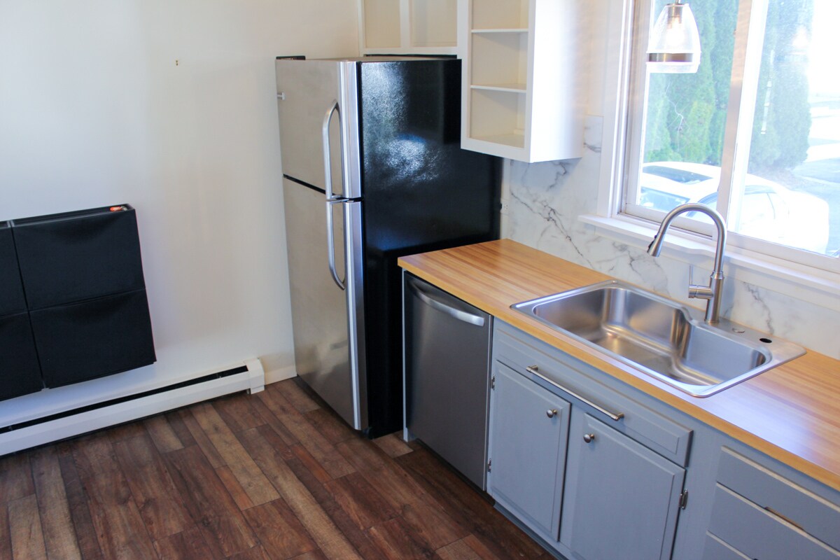 Kitchen - 6 Ryan Ave