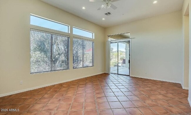 Building Photo - 42020 N Moss Springs Rd