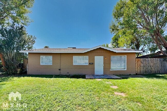 Building Photo - 3005 E Roosevelt St