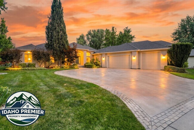 Building Photo - 418 E Trailside Dr