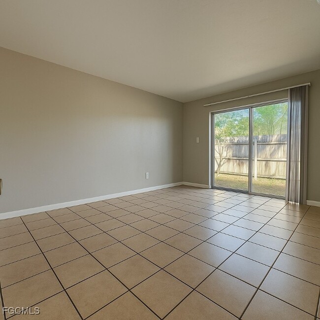 Building Photo - 2105 Canal St