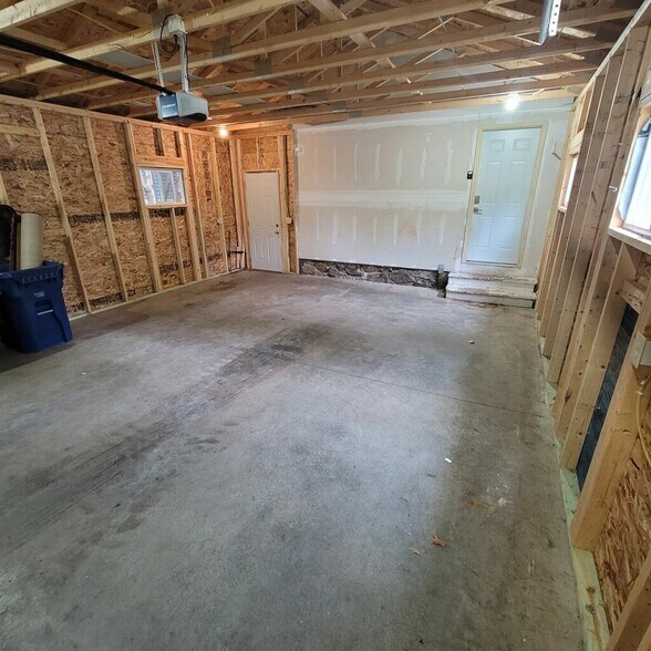 Building Photo - 215 N 12th St