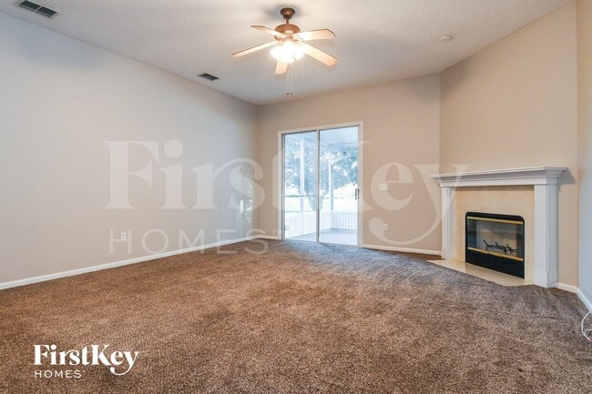 Building Photo - 848 MacKenzie Cir