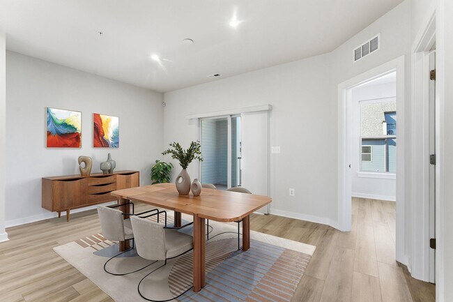 Building Photo - 2136 Glacier Rd