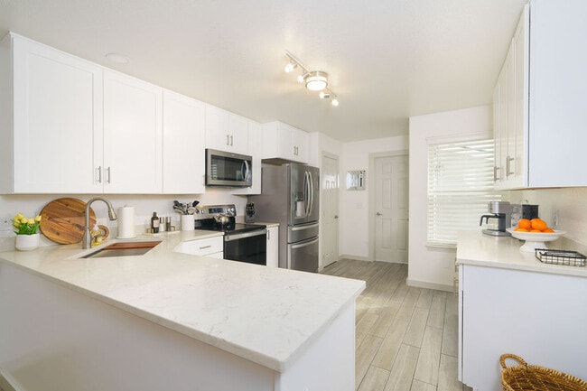 Building Photo - Lilac Retreat - Unit C