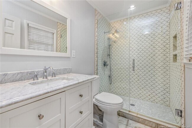 Building Photo - 2706 Huntington Rd