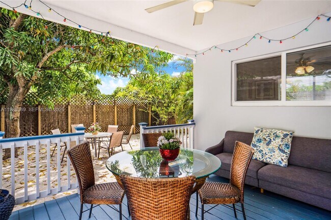 Building Photo - 113 SW 2nd St