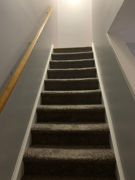 stairs - 627 Della St
