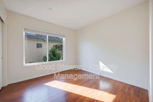 Building Photo - 1760 Taylor Ln