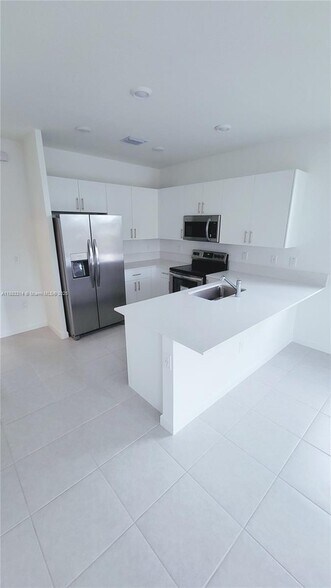Building Photo - 12010 NW 47th Mnr