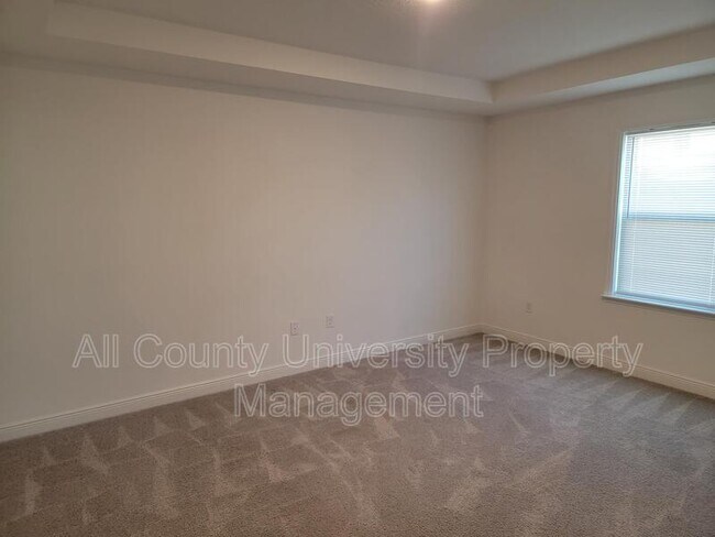 Building Photo - 2128 NW 247th Dr