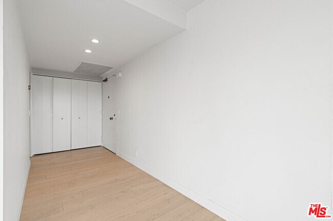 Building Photo - 10701 Wilshire Blvd