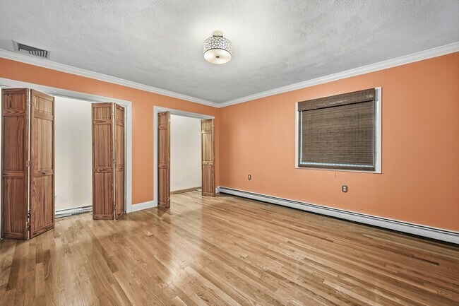 Building Photo - 12 Parkway Dr