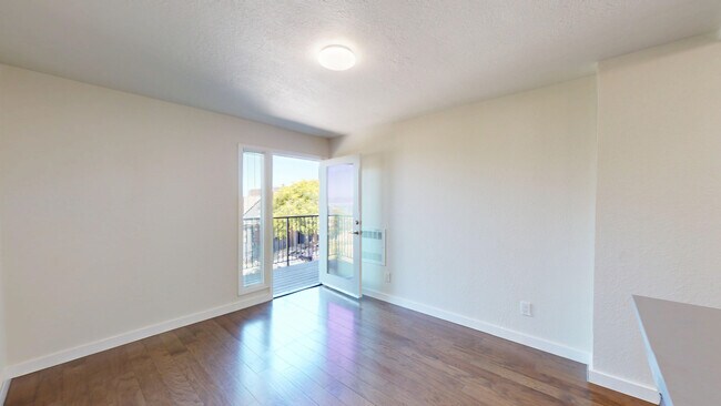 Building Photo - 740 Rhode Island St