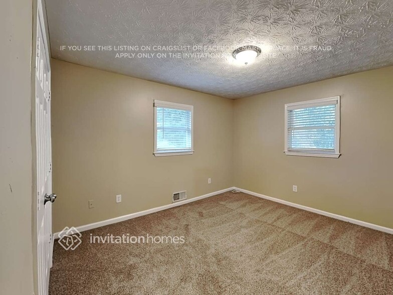 Building Photo - 258 Palms Ln SW