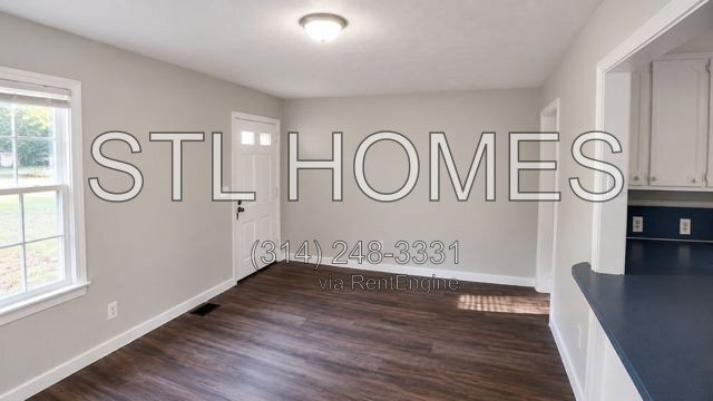 Building Photo - 3251 Meadow Ln
