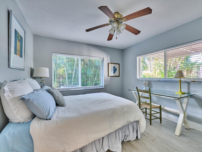 Building Photo - 301 NW 3rd Ct