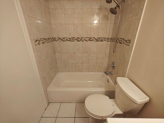 Building Photo - 8750 Royal Palm Blvd