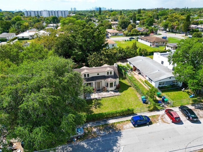 Building Photo - 1238 NE 112th St